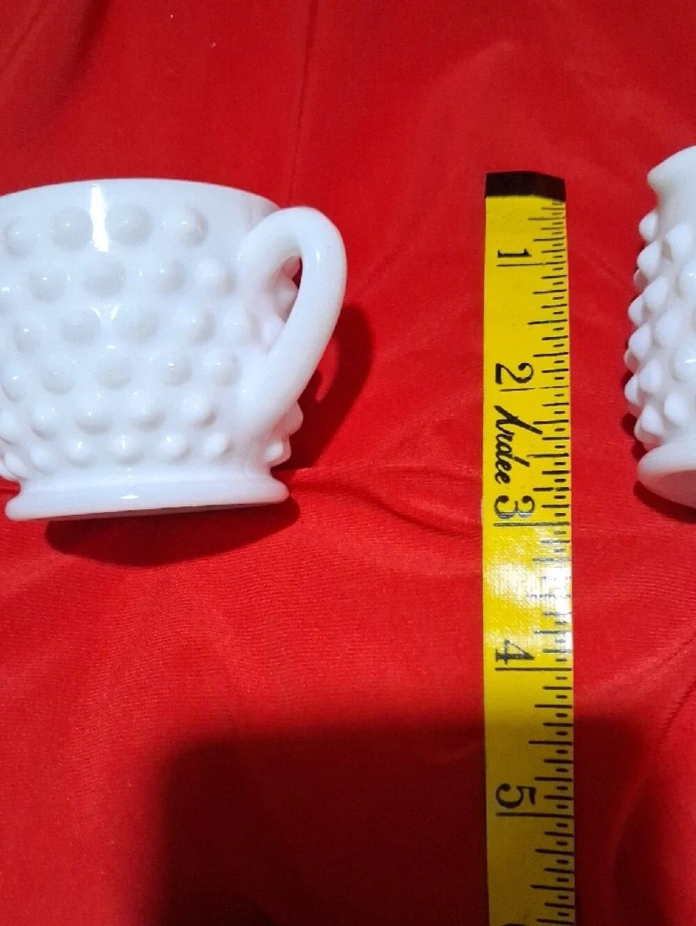 N/A white hobnail